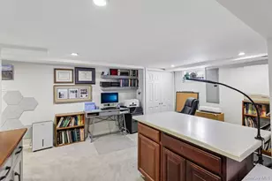 413 Pecan St, Lindenhurst, NY 11757 - Photo 14
