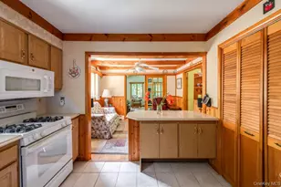 956 Pumpkin Ln, Clinton Corners, NY 12514 - Photo 6