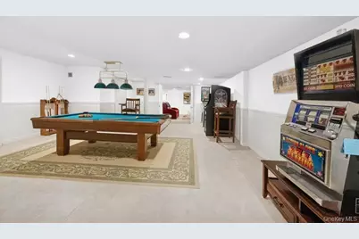 61 Hidden Cove Court, Southampton, NY 11968 - Photo 18