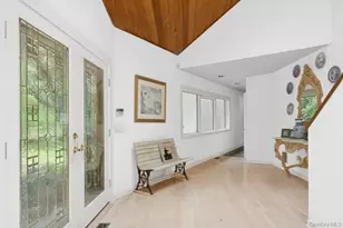 61 Hidden Cove Ct, Southampton, NY 11968 - Photo 4
