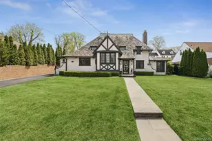 2-16 Beverly Rd, Douglaston, NY 11363 - Photo 30