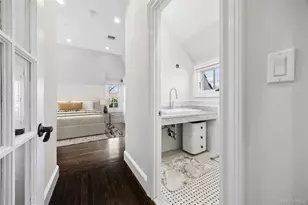 2-16 Beverly Rd, Douglaston, NY 11363 - Photo 14
