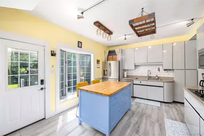 21 Barnard Avenue, Poughkeepsie, NY 12601 - Photo 10