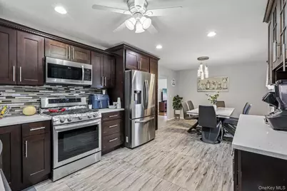 583 Bellevue Avenue N, Yonkers, NY 10703 - Photo 18