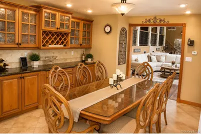 852 Densfield Road, West Babylon, NY 11704 - Photo 12