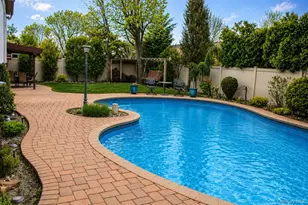 852 Densfield Rd, West Babylon, NY 11704 - Photo 2
