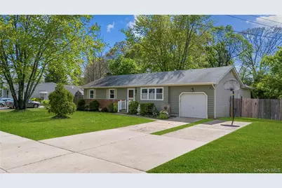 36 Marshall Drive, Selden, NY 11784 - Photo 2
