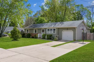 36 Marshall Dr, Selden, NY 11784 - Photo 2
