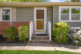 36 Marshall Dr, Selden, NY 11784 - Photo 4