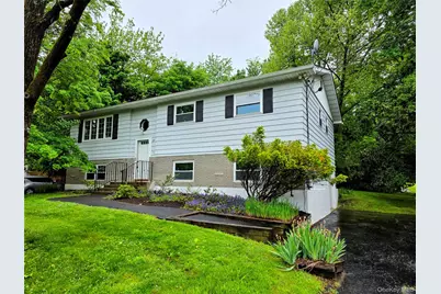 25 Oakwood Drive, Wappingers Falls, NY 12590 - Photo 2