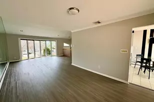 27 Fortune Ln, Jericho, NY 11753 - Photo 4