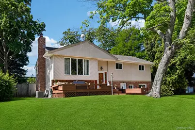 4 Sherbrooke Drive, Smithtown, NY 11787 - Photo 1