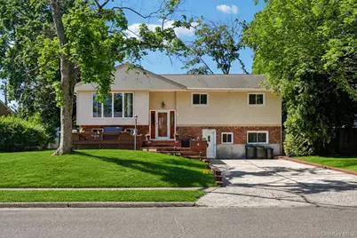 4 Sherbrooke Drive, Smithtown, NY 11787 - Photo 2