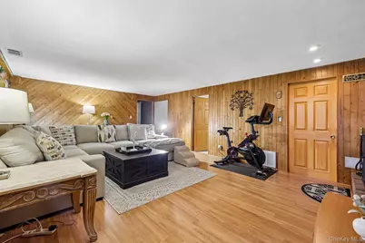 4 Sherbrooke Drive, Smithtown, NY 11787 - Photo 26