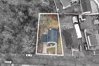 19 West Side Avenue, Bay Shore, NY 11706 - Photo 20