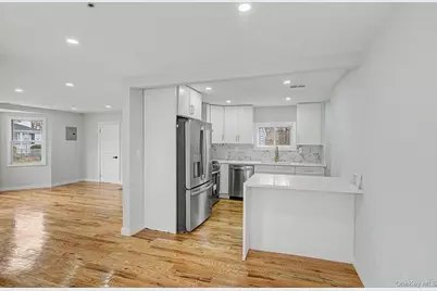19 West Side Avenue, Bay Shore, NY 11706 - Photo 6