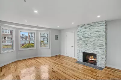 19 West Side Avenue, Bay Shore, NY 11706 - Photo 4