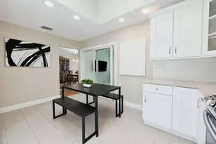 180 Strathmore Gate Dr, Stony Brook, NY 11790 - Photo 6