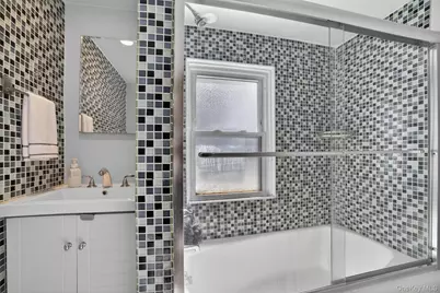 4218 Herkimer Place, Bronx, NY 10470 - Photo 24