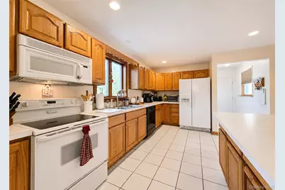 635 Farmveu Road, Mattituck, NY 11952 - Photo 8