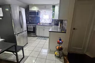 114-52 205th St, Saint Albans, NY 11412 - Photo 12