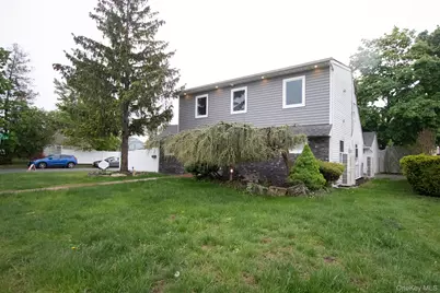 48 Ripple Lane, Levittown, NY 11756 - Photo 2