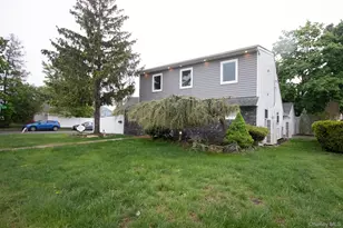48 Ripple Ln, Levittown, NY 11756 - Photo 2