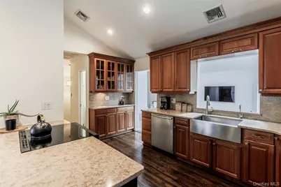 7 Longacre Drive, Huntington, NY 11743 - Photo 14