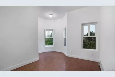 1823 Anthony Avenue, Bronx, NY 10457 - Photo 10