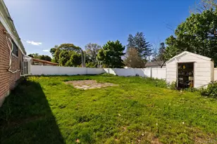 69 W 22nd St, Huntington Station, NY 11746 - Photo 10