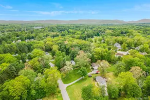 34 Julie Dr, Hopewell Junction, NY 12533 - Photo 4