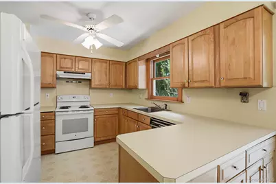 34 Julie Drive, Hopewell Junction, NY 12533 - Photo 8