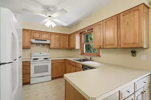 34 Julie Dr, Hopewell Junction, NY 12533 - Photo 8