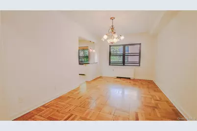 20 Canterbury Road #1P, Great Neck, NY 11021 - Photo 12