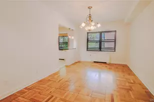 20 Canterbury Rd, Great Neck, NY 11021 - Photo 12