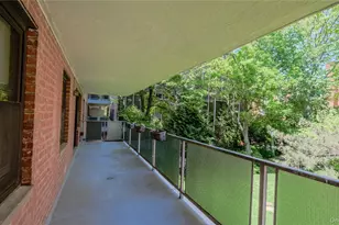 20 Canterbury Rd, Great Neck, NY 11021 - Photo 10