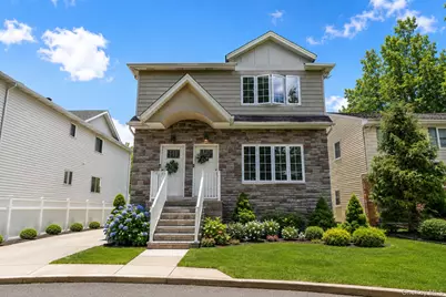 172 Mac Gregor Street, New York, NY 10309 - Photo 1