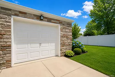 172 Mac Gregor Street, New York, NY 10309 - Photo 4