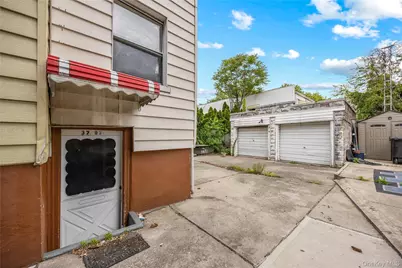 3707 20th Road, Astoria, NY 11105 - Photo 18