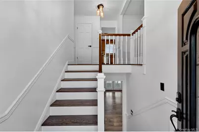 585 Bedford Road, Pleasantville, NY 10570 - Photo 4