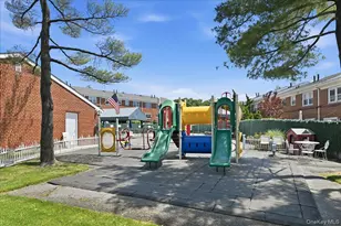 6369 Douglaston Pkwy, Douglaston, NY 11362 - Photo 32