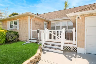 505 Lariat Lane, Bethpage, NY 11714 - Photo 2