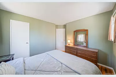 7 Berkeley Avenue, Selden, NY 11784 - Photo 16