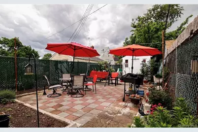 269-11 Union Turnpike, New Hyde Park, NY 11040 - Photo 32