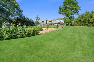 26 Tamara Ct, Melville, NY 11747 - Photo 36