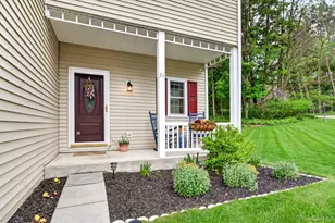 31 Bridgewater Way, Poughkeepsie, NY 12601 - Photo 2