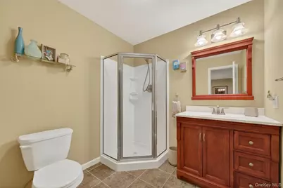 31 Bridgewater Way, Poughkeepsie, NY 12601 - Photo 18