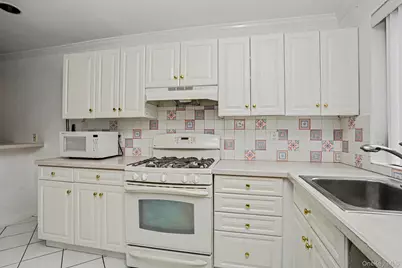 311 N Greeley Avenue, Chappaqua, NY 10514 - Photo 6