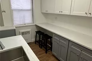131-11 Kew Gardens Rd, Richmond Hill, NY 11418 - Photo 20