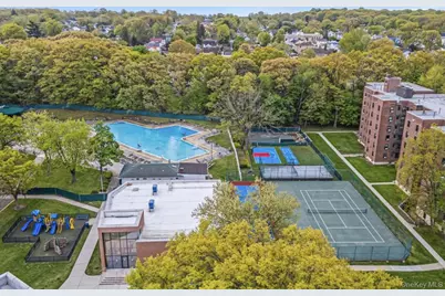 75-08 Bell Boulevard #3L, Bayside, NY 11364 - Photo 2